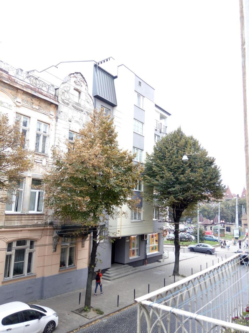 Apartamento Flat On Sheptytskykh Leópolis Exterior foto