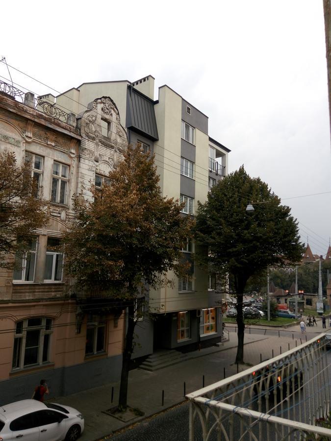 Apartamento Flat On Sheptytskykh Leópolis Exterior foto